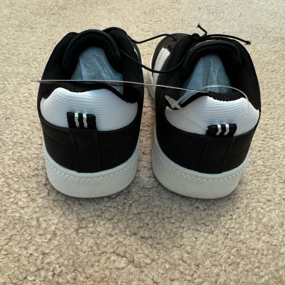 NWT Nautica Size 7 Toddler Black and White Sneakers - Picture 4 of 5